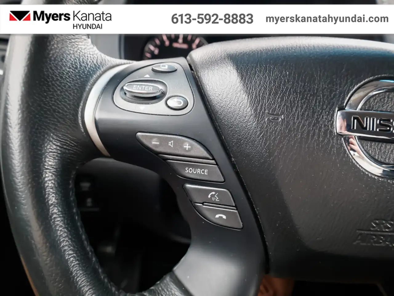 Nissan Pathfinder снимка Nissan Pathfinder