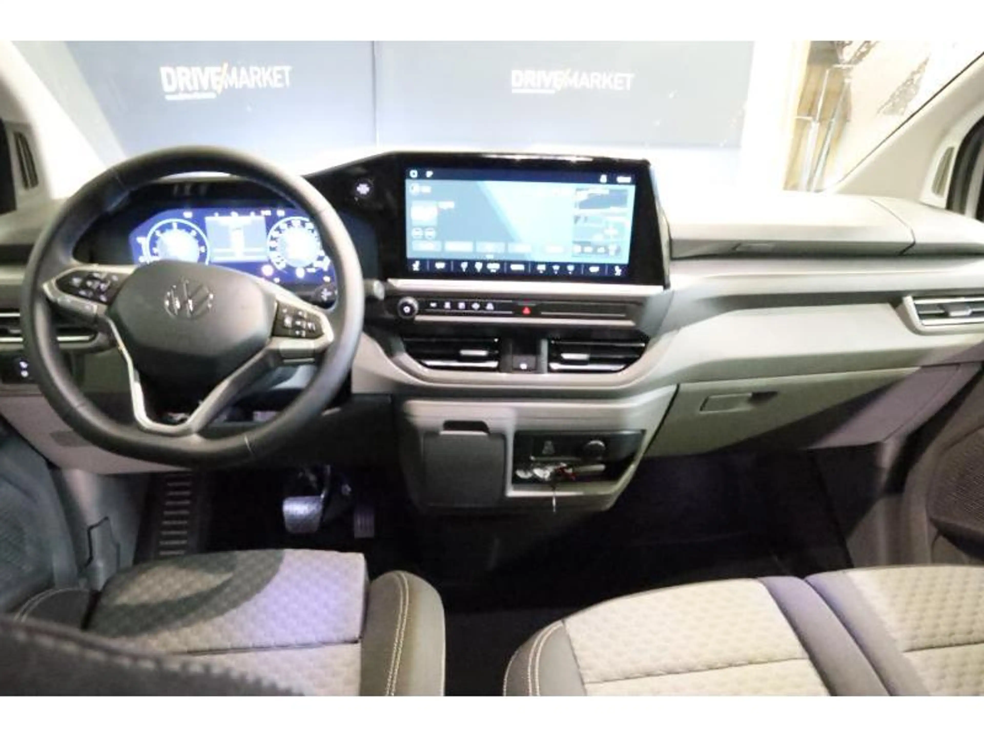 Volkswagen T7 Caravelle STYLE COURT A8 — photo 2