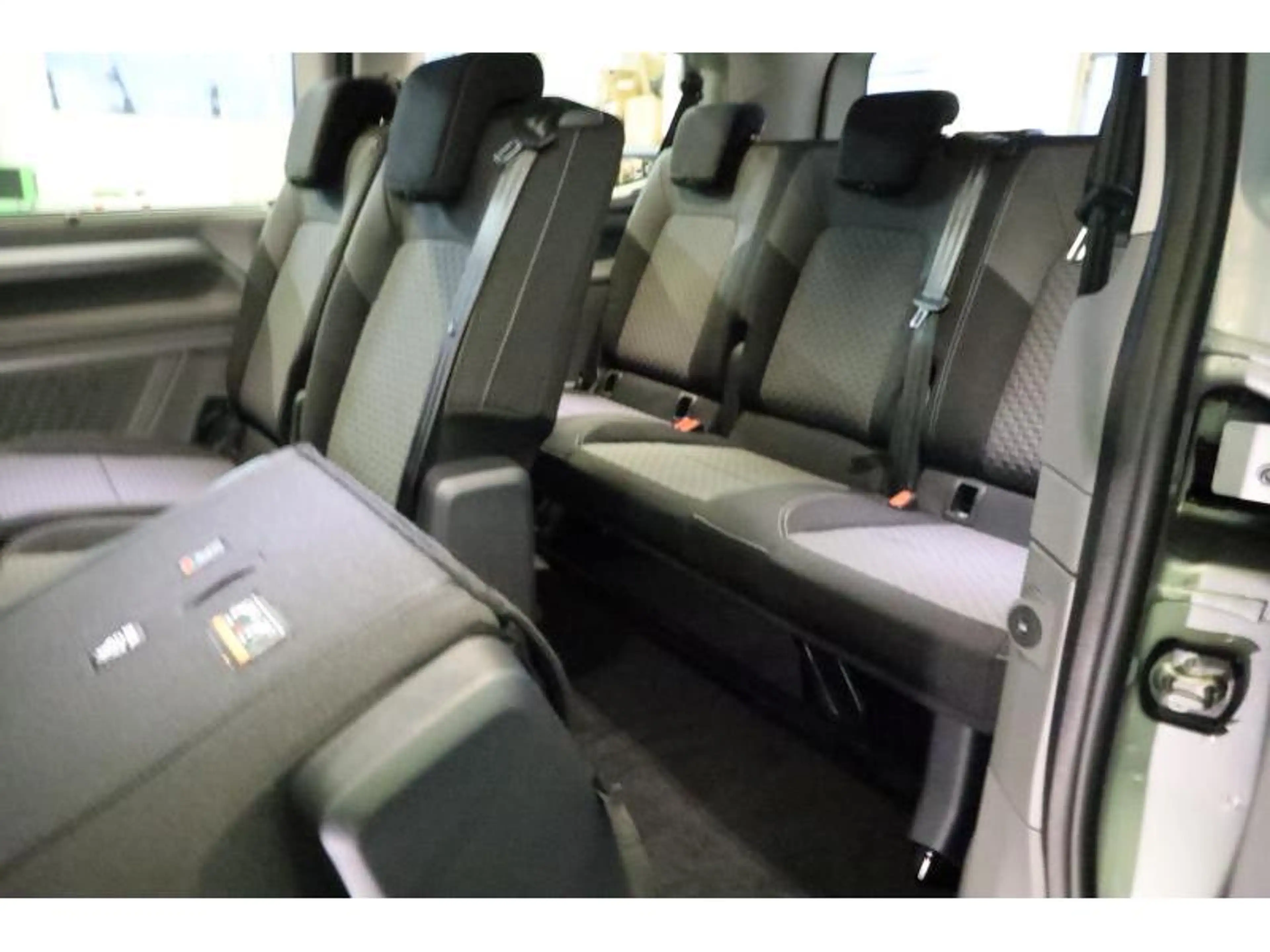 Volkswagen T7 Caravelle STYLE COURT A8 — photo 11