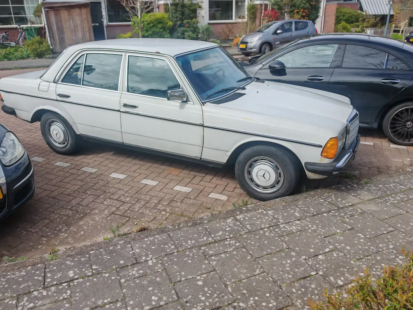 Mercedes-Benz 240 Mercedes-Benz 240 Weiß - 2