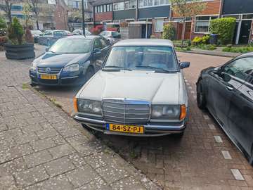 Mercedes-Benz 240