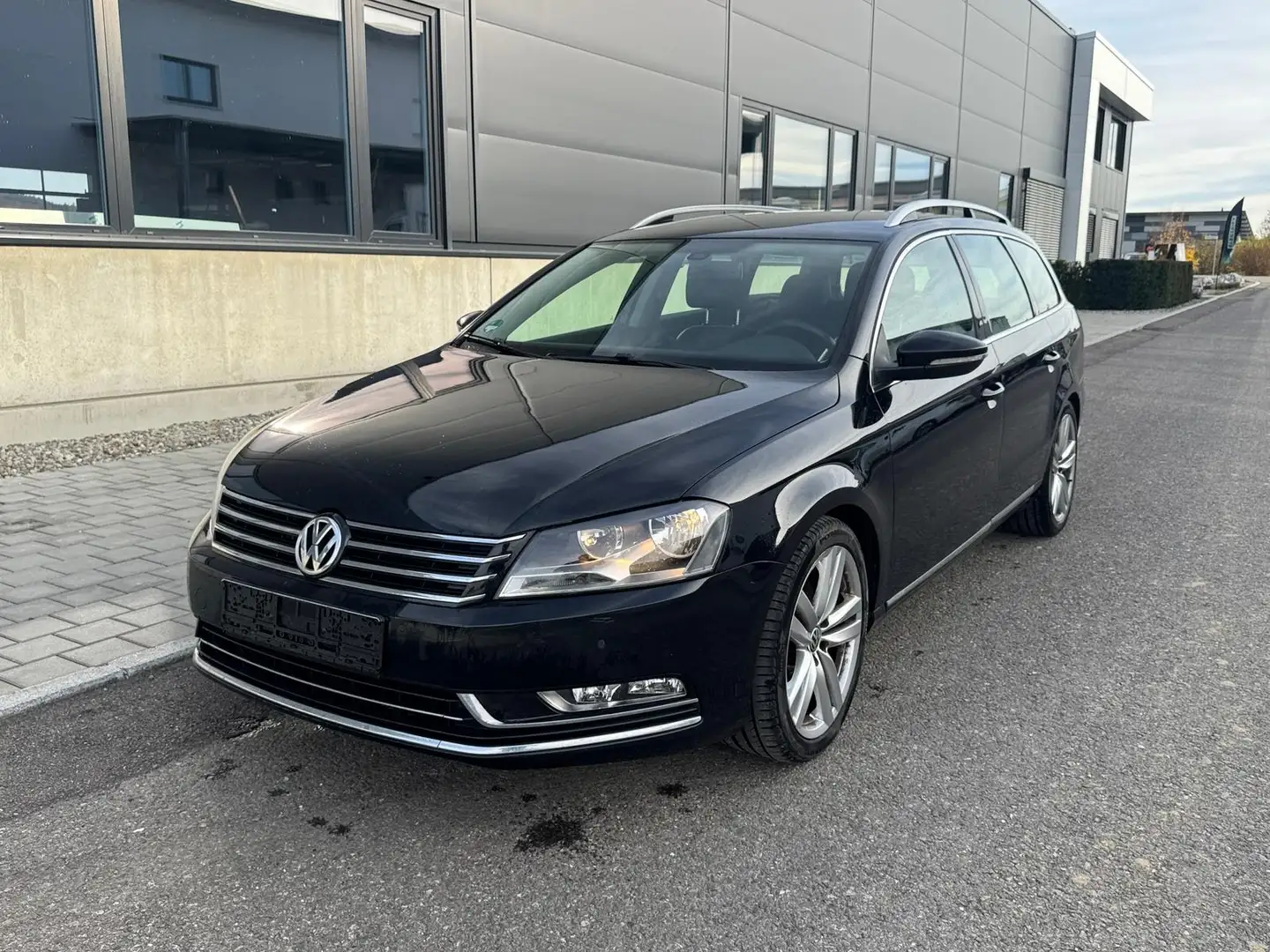 Volkswagen Passat Variant Highline BM 2.0 TDI SHZ/PDC Schwarz - 2