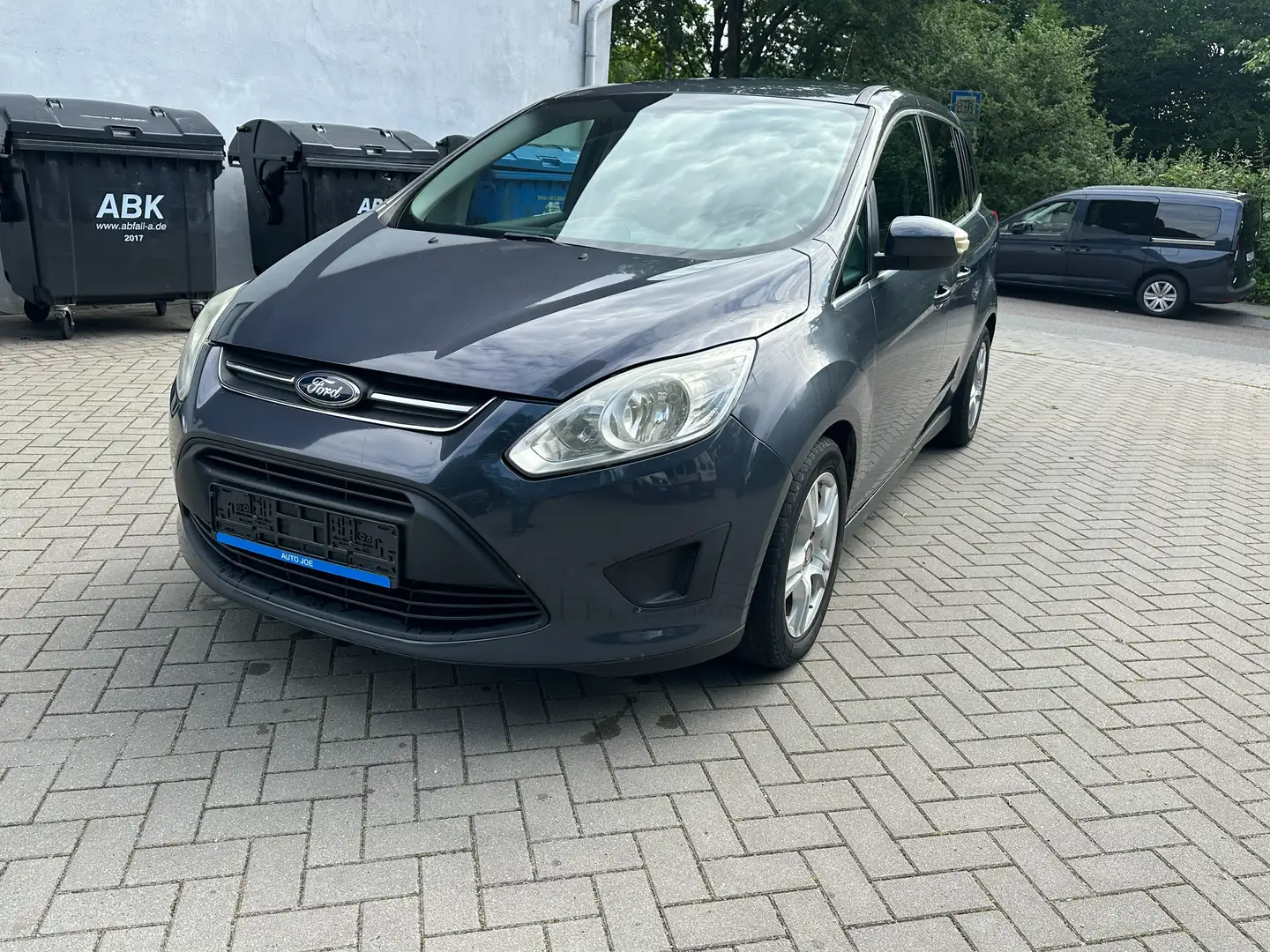 Ford Grand C-Max Trend / 7 Sitze / Tüv Neu / Klima / Navi Grey - 1