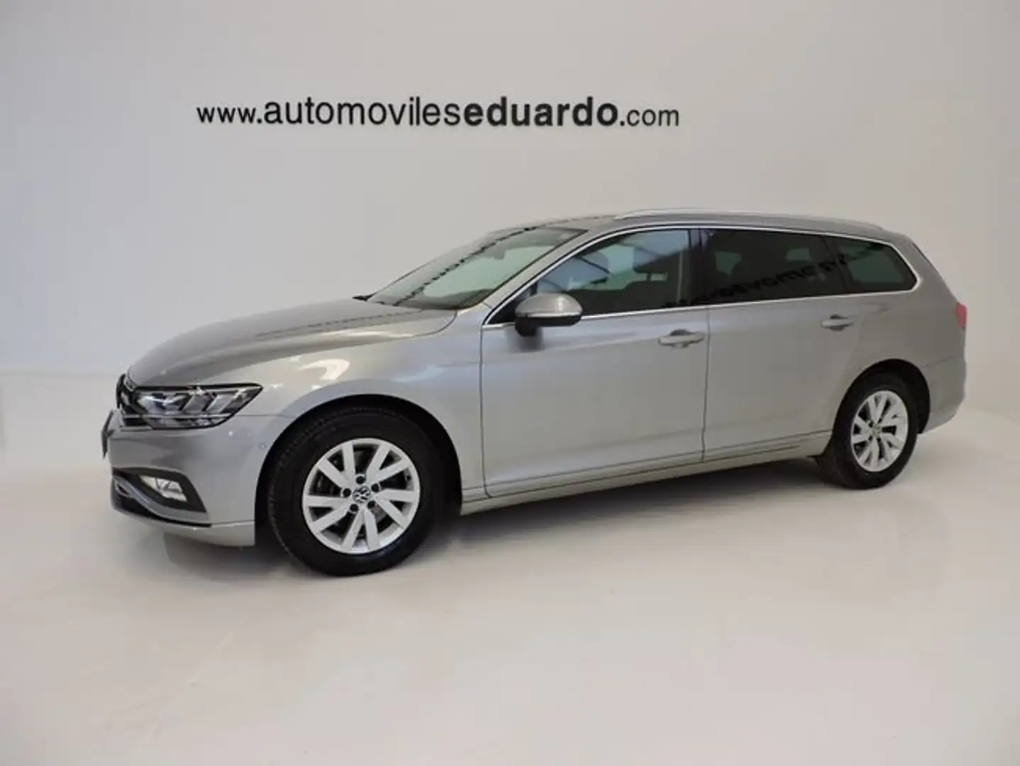 Volkswagen Passat Variant 2.0TDI EVO Business 90kW DSG7 Plateado - 1