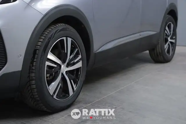 Peugeot 3008 view 4