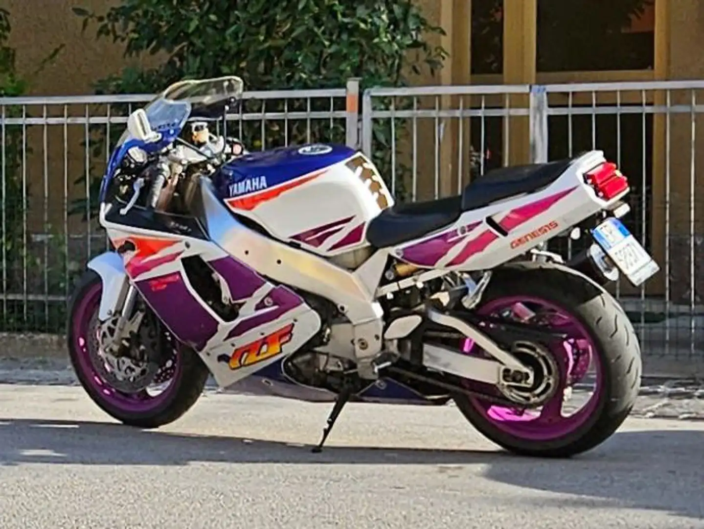 Yamaha YZF 750 R Білий - 1