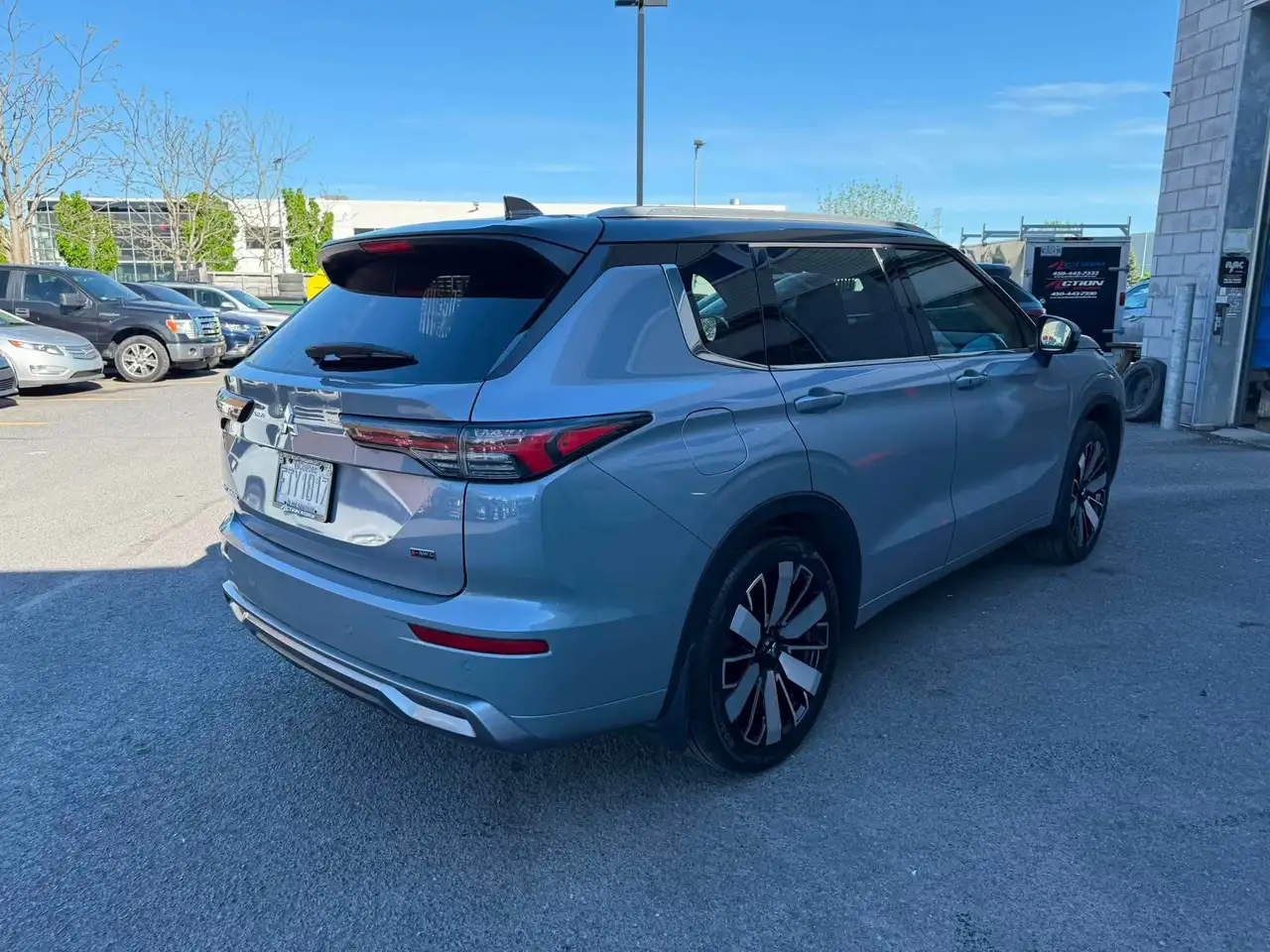 Mitsubishi Outlander снимка Mitsubishi Outlander