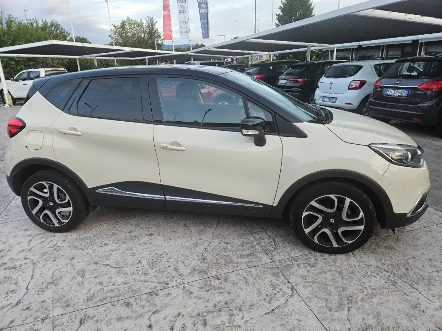Renault Captur dCi 8V 90 CV EDC Start&Stop Energy Intens Bianco - 1