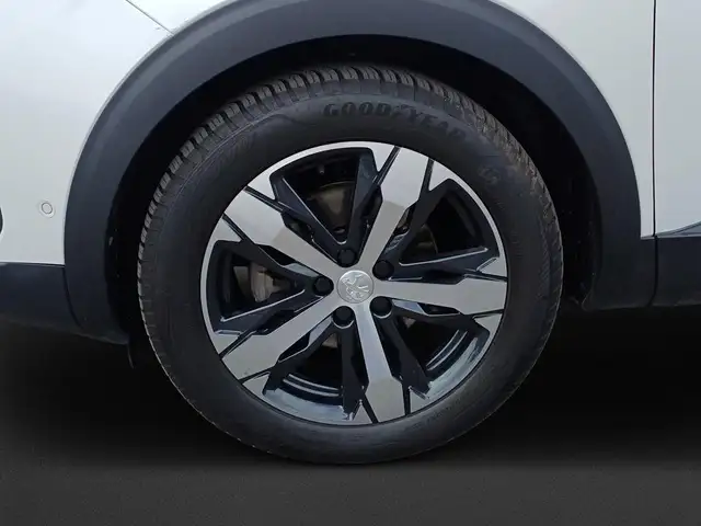 Peugeot 5008 view 8