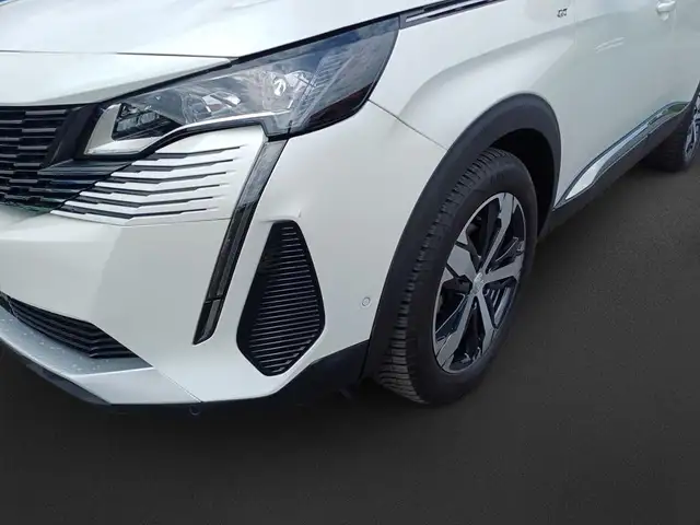 Peugeot 5008 view 9