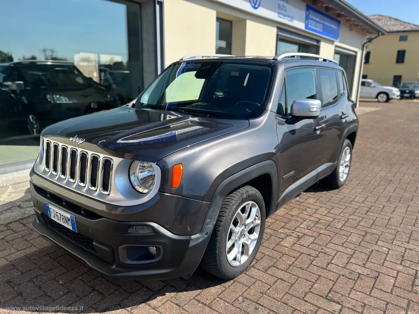 Jeep Renegade 1.6 Mjt 120CV Limited Gris - 1