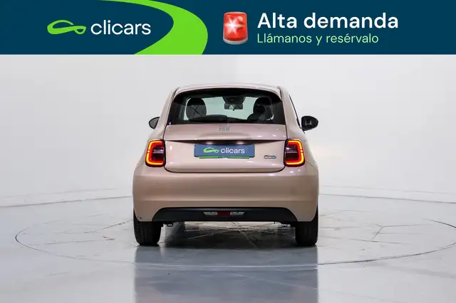 Fiat 500e view 4