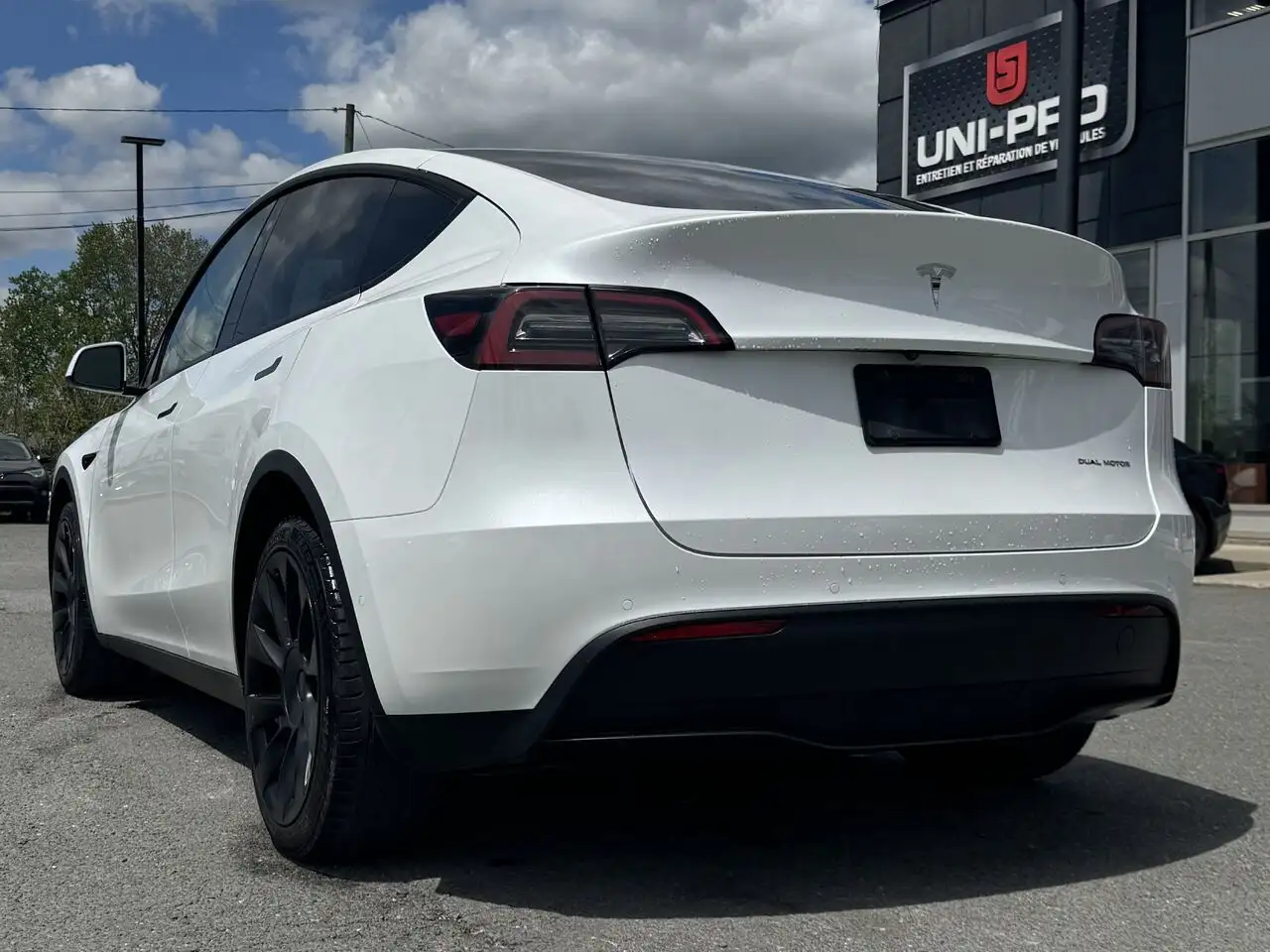 Tesla Model Y fotografie Tesla Model Y