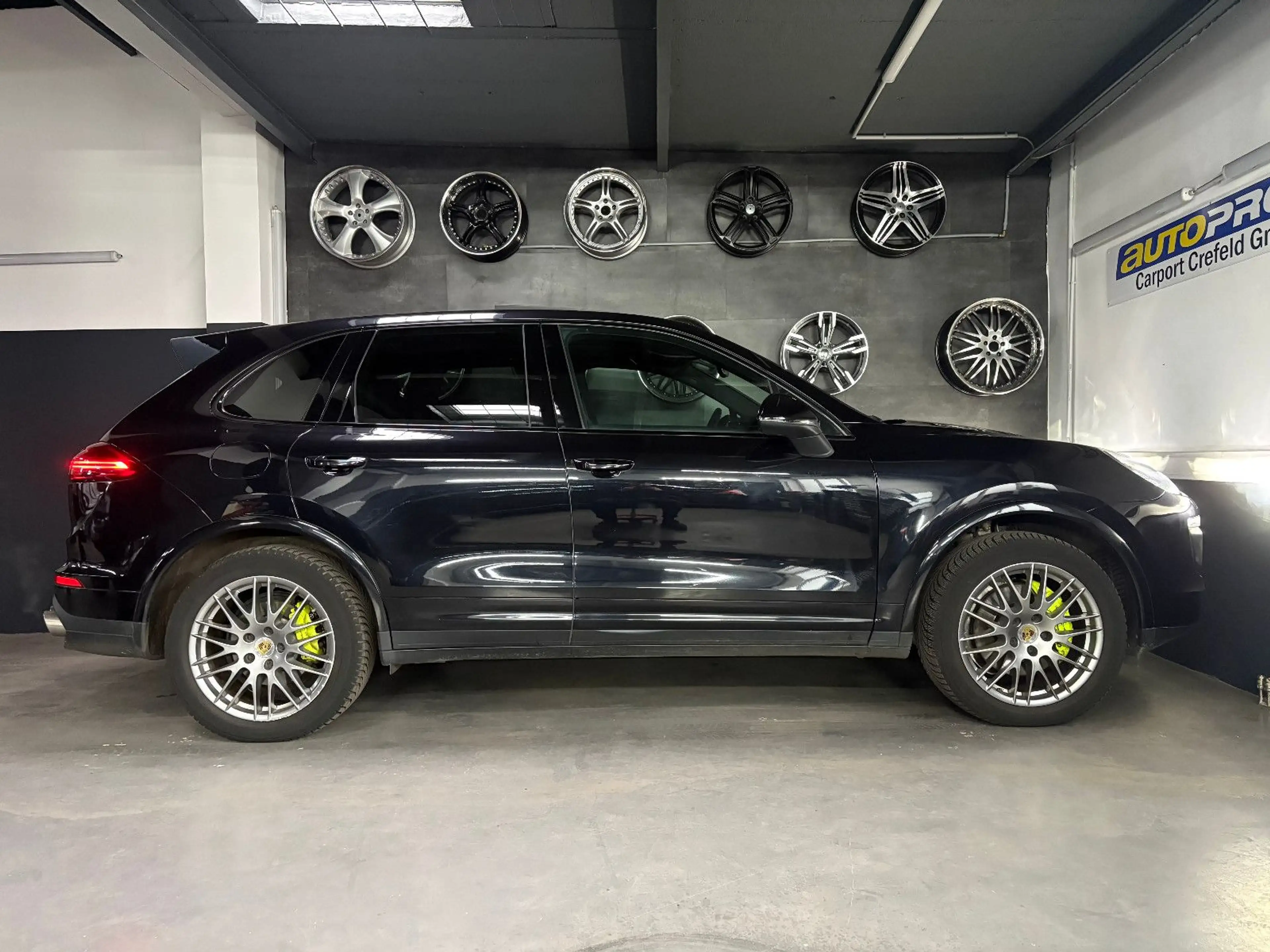 Porsche Cayenne S Platinum Edition Porsche Approved — photo 5