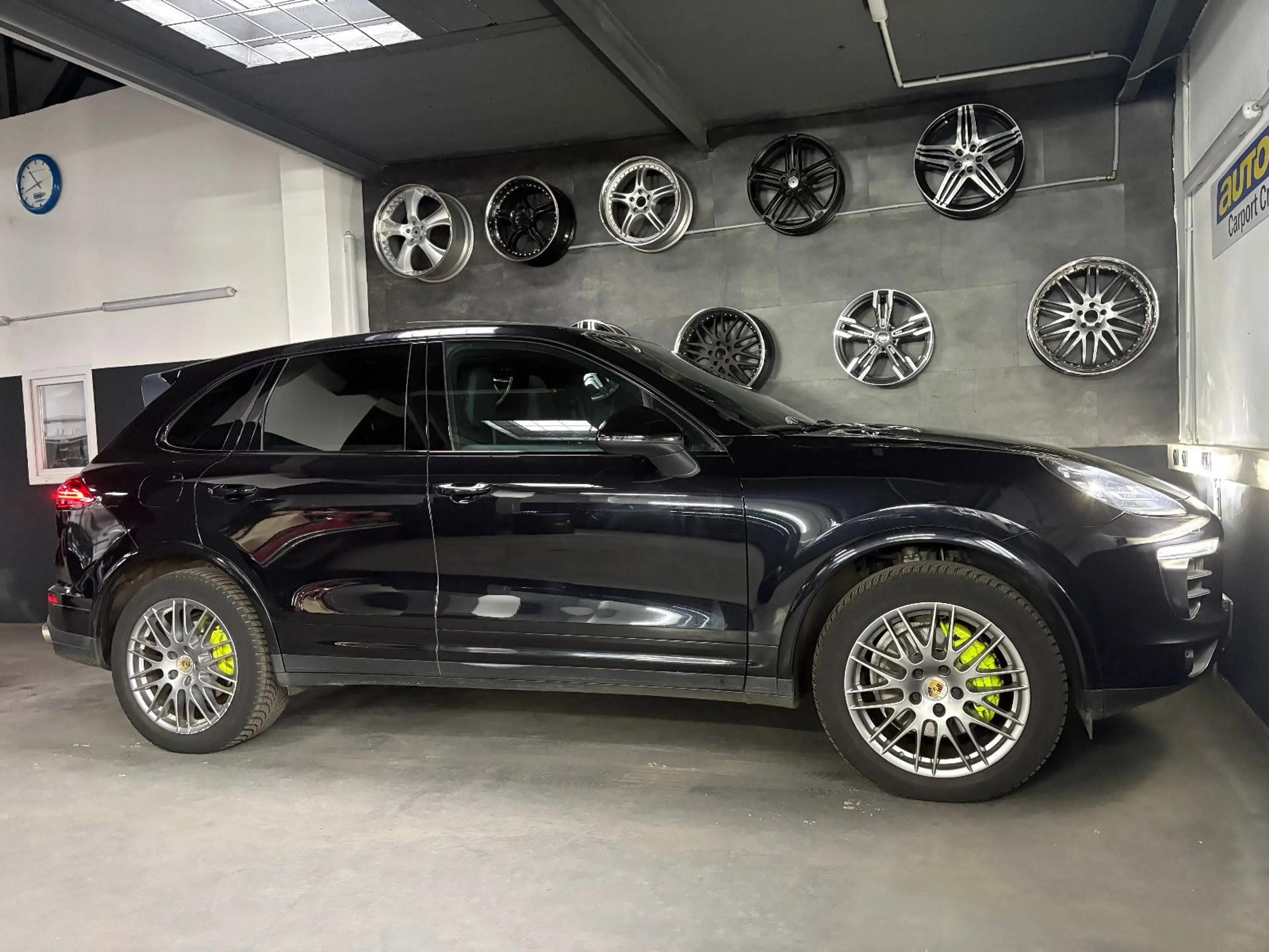 Porsche Cayenne S Platinum Edition Porsche Approved — photo 6