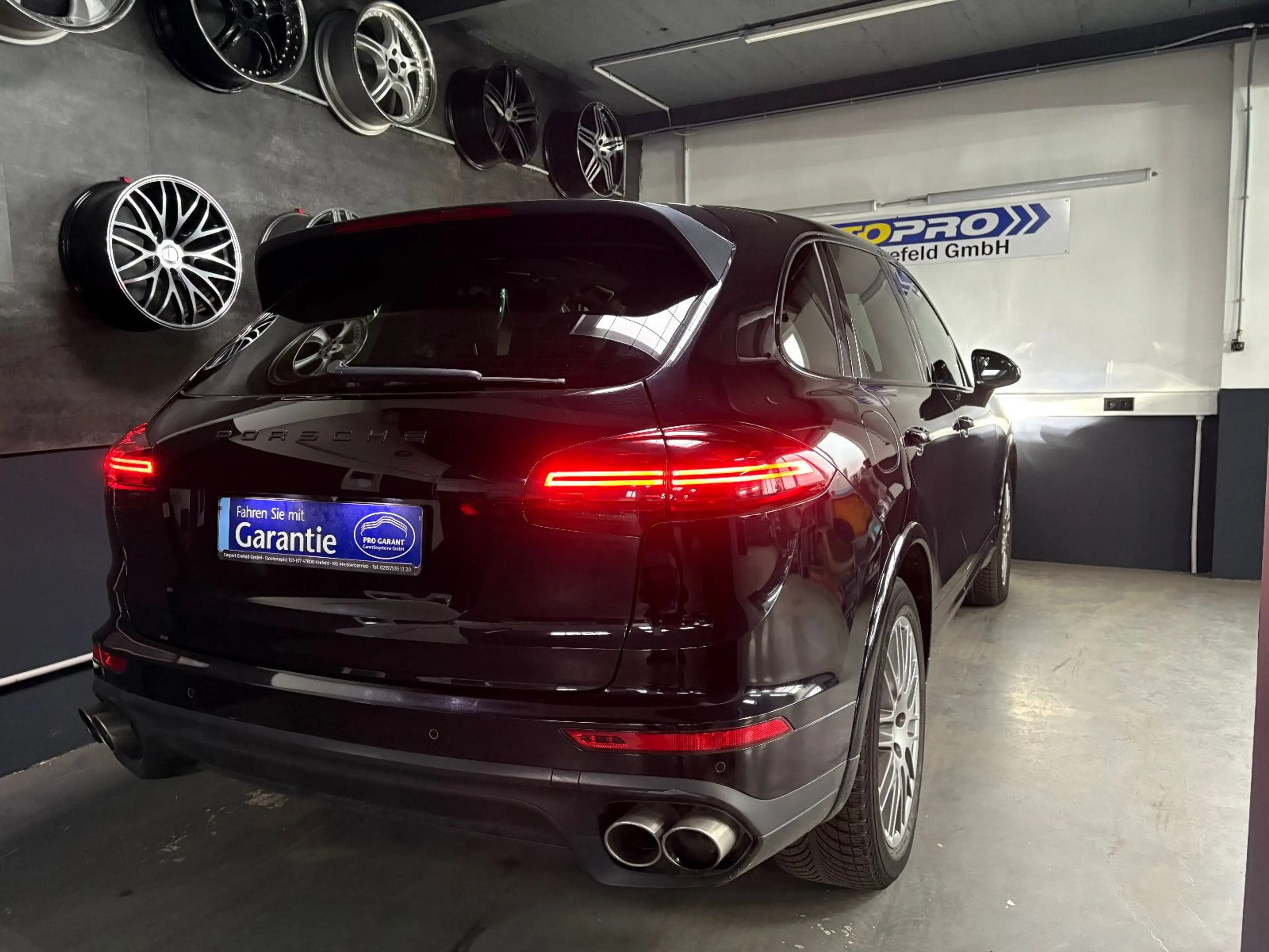 Porsche Cayenne S Platinum Edition Porsche Approved — photo 8