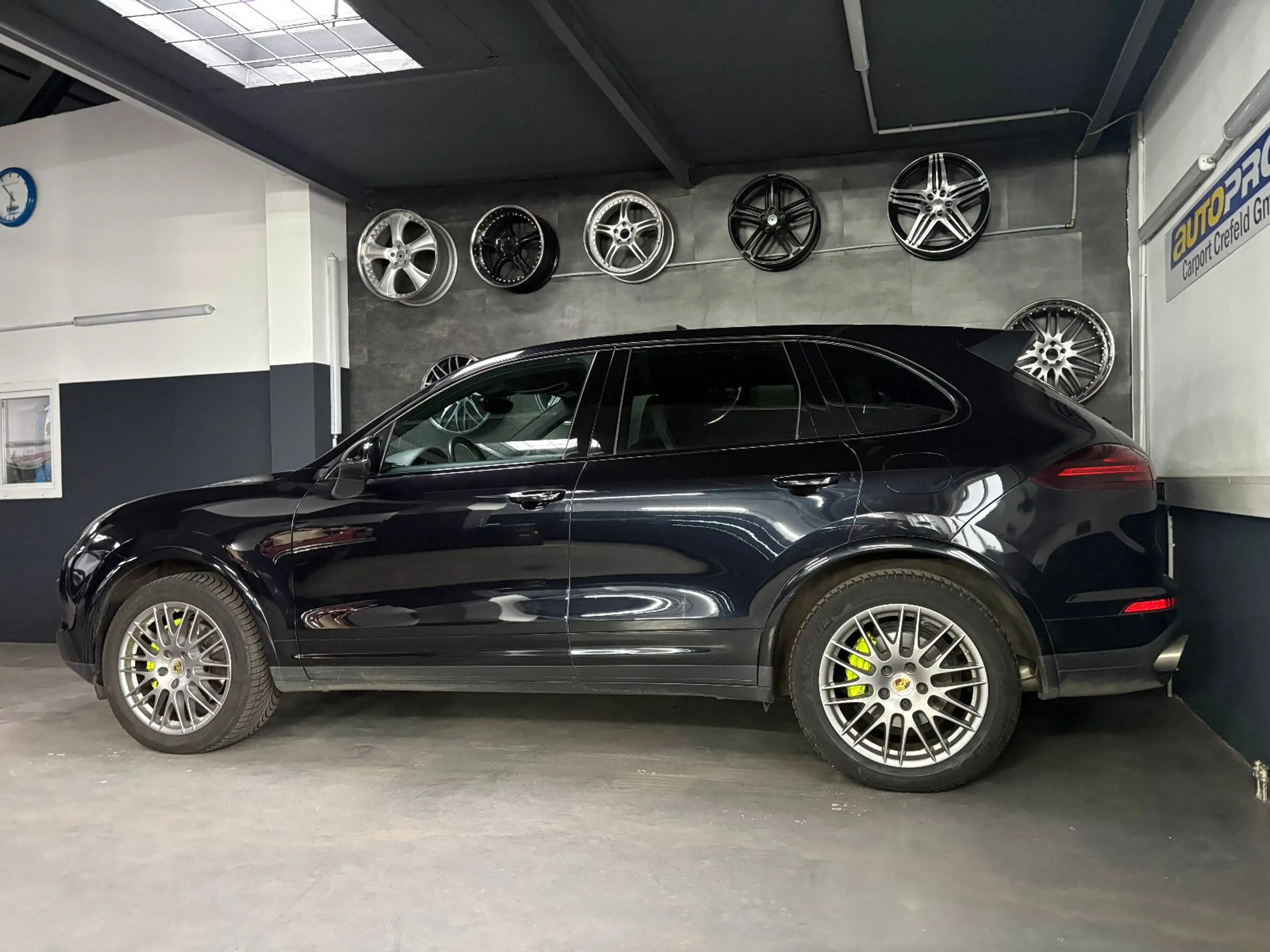 Porsche Cayenne S Platinum Edition Porsche Approved — photo 4