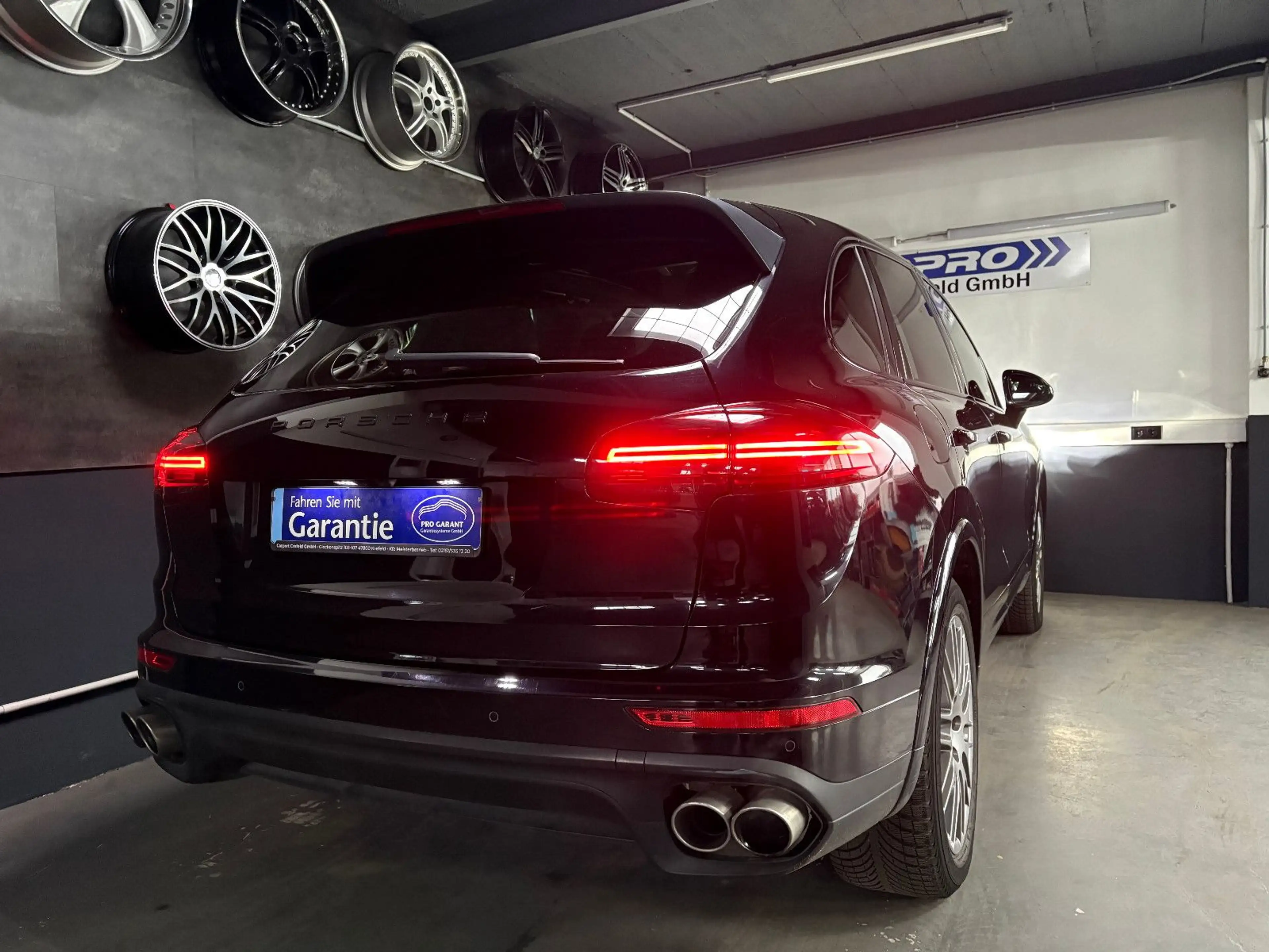 Porsche Cayenne S Platinum Edition Porsche Approved — photo 7