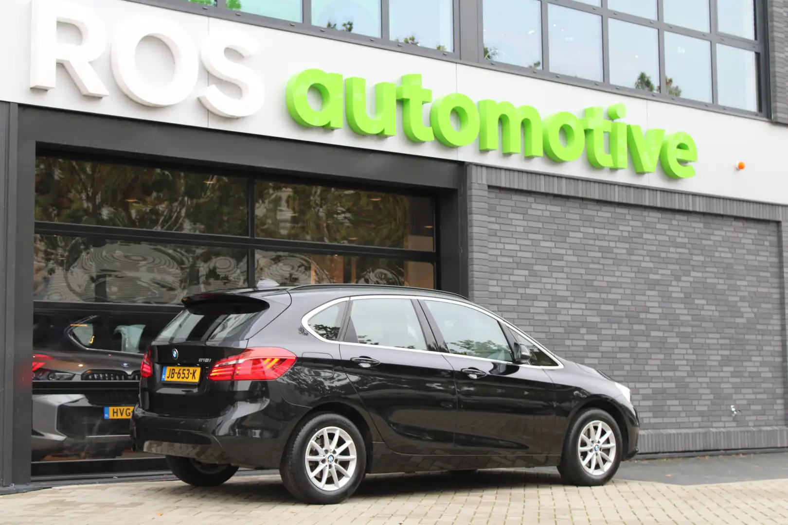 BMW 218 2-serie Active Tourer 218i Essential | NAP | DEALE Zwart - 2