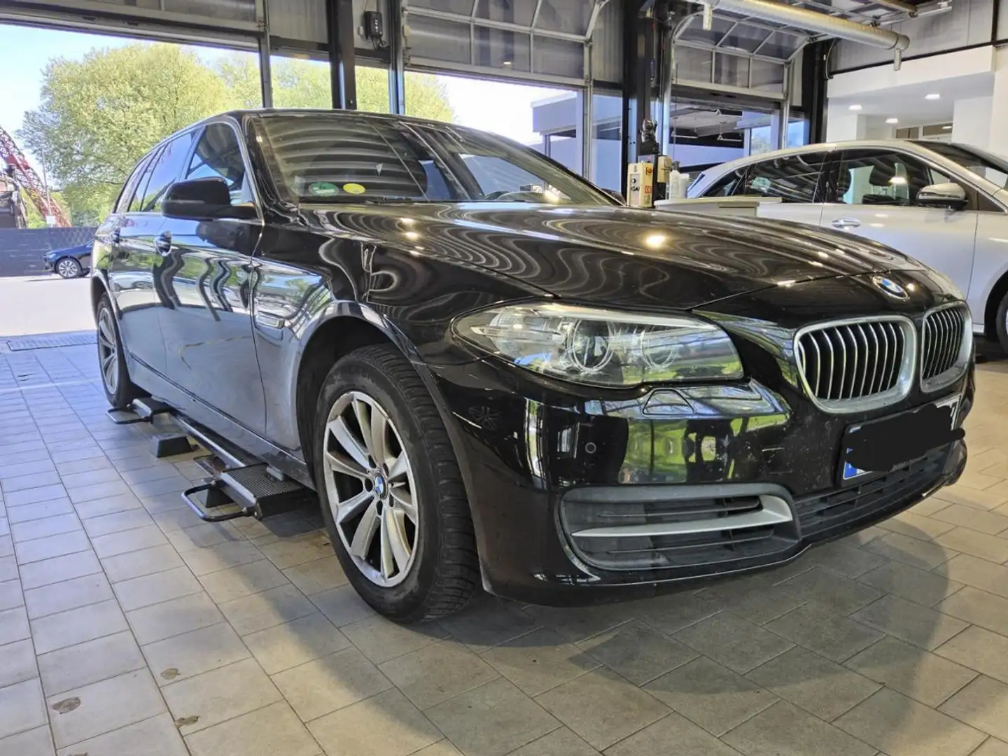 BMW 518 VERKAUF o. GARANTIE NUR GEWERBE elSitz ACC Černá - 1