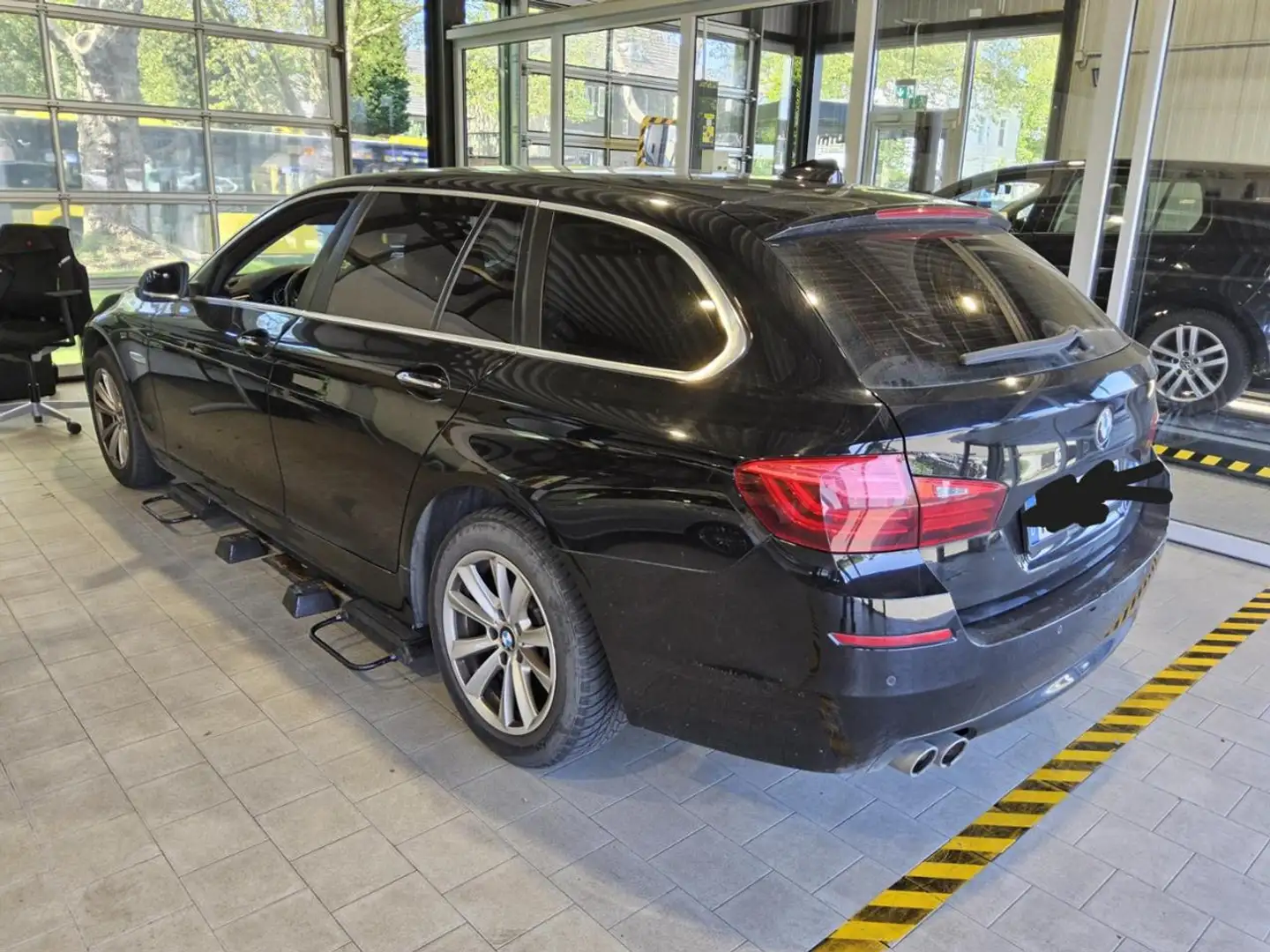 BMW 518 VERKAUF o. GARANTIE NUR GEWERBE elSitz ACC Černá - 2