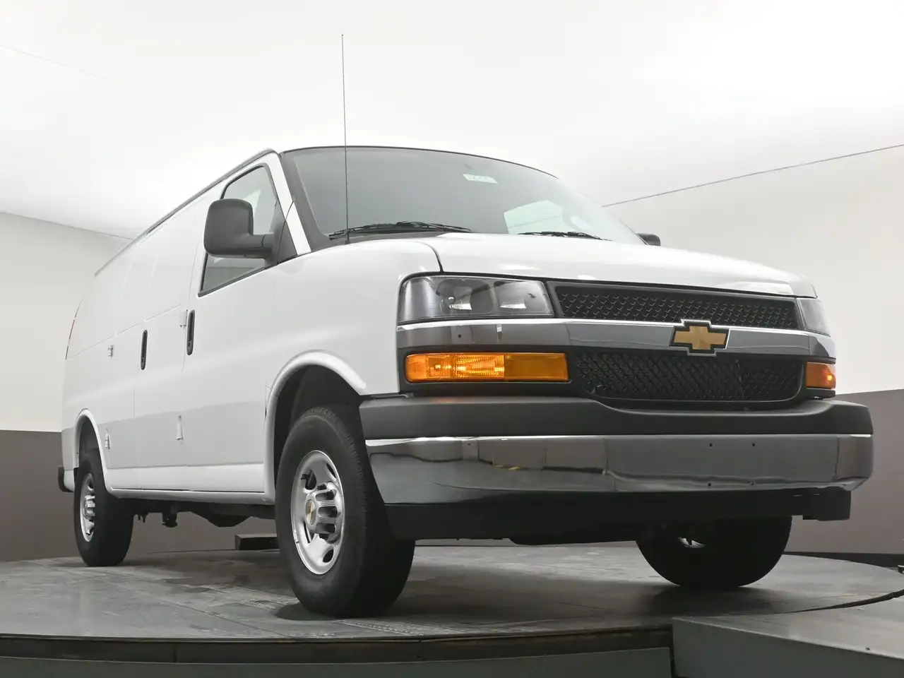 Chevrolet Express 2500 снимка Chevrolet Express 2500