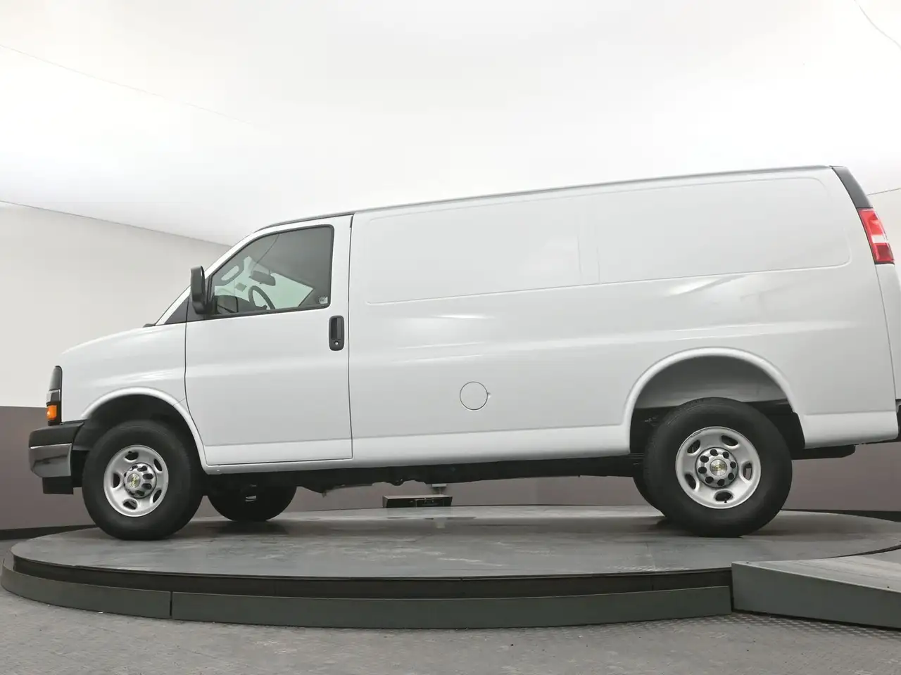 Chevrolet Express 2500 снимка Chevrolet Express 2500