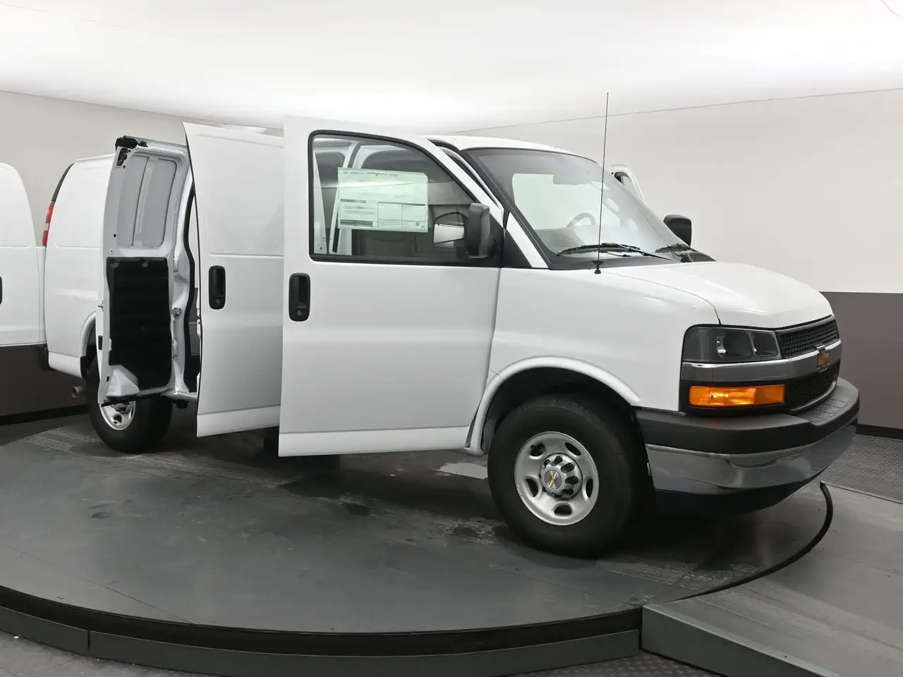 Chevrolet Express 2500 снимка Chevrolet Express 2500
