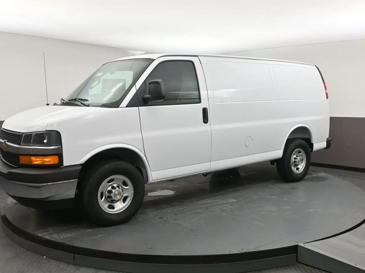 Chevrolet Express 2500 снимка Chevrolet Express 2500