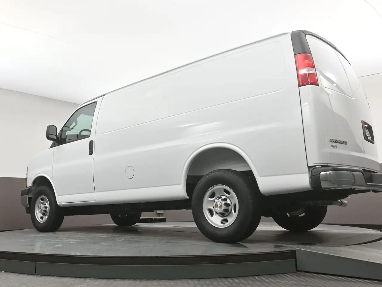 Chevrolet Express 2500 снимка Chevrolet Express 2500