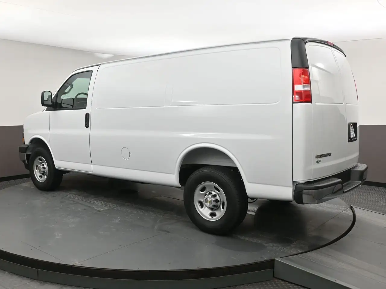 Chevrolet Express 2500 снимка Chevrolet Express 2500