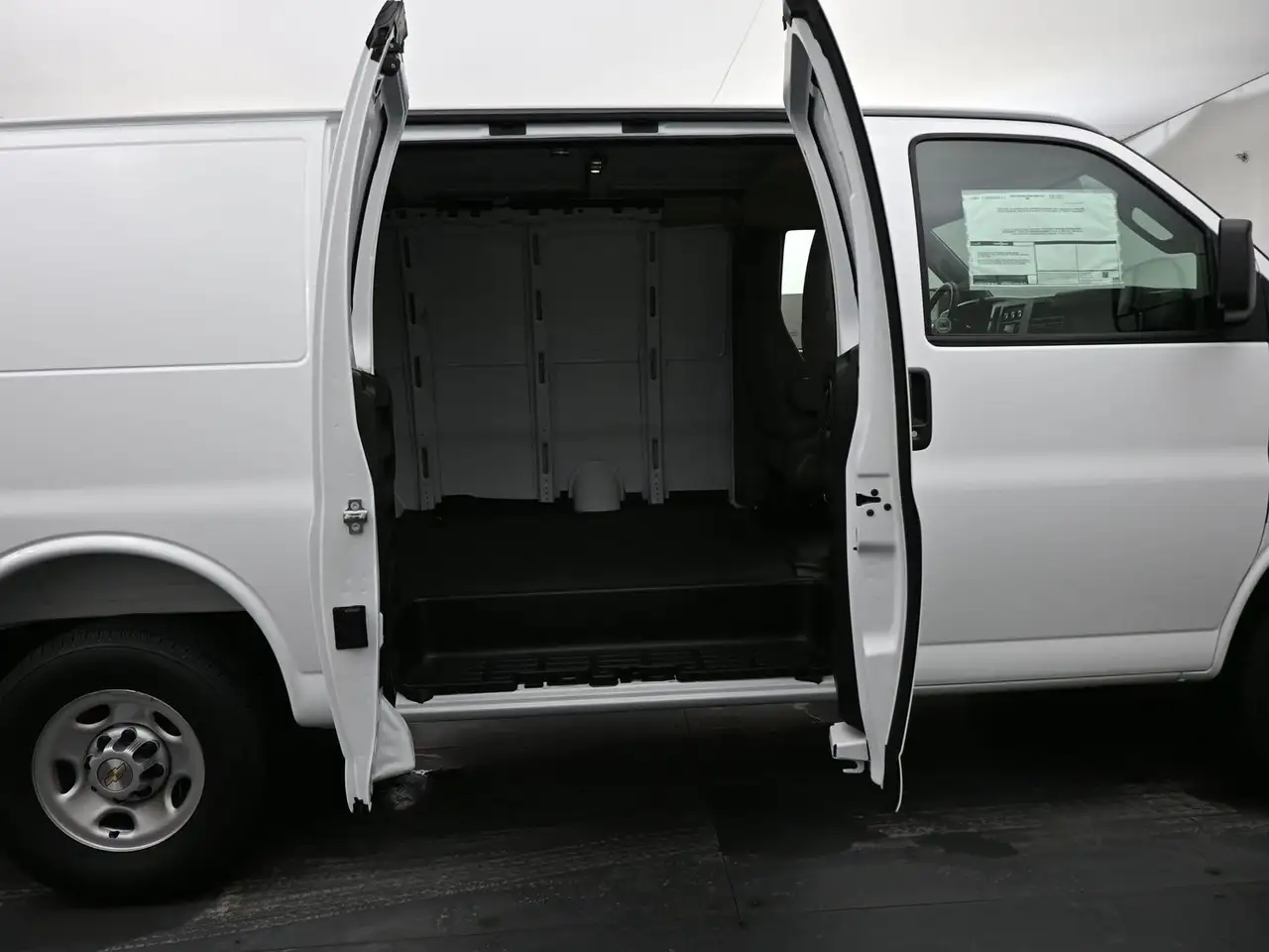 Chevrolet Express 2500 снимка Chevrolet Express 2500
