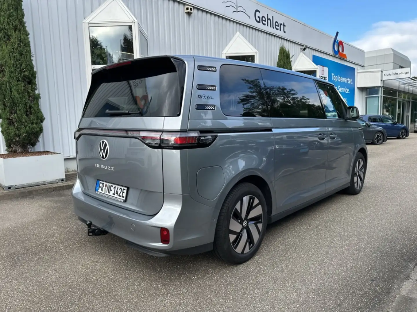 Volkswagen ID. Buzz 210 kW Goal LR 7-Sitzer Silber - 2