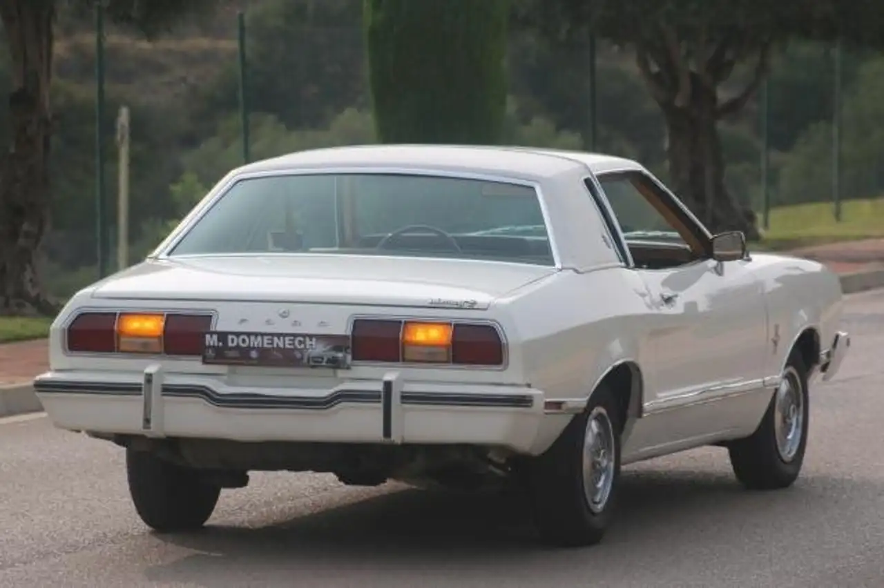 Ford Mustang II Ghia, foto 4