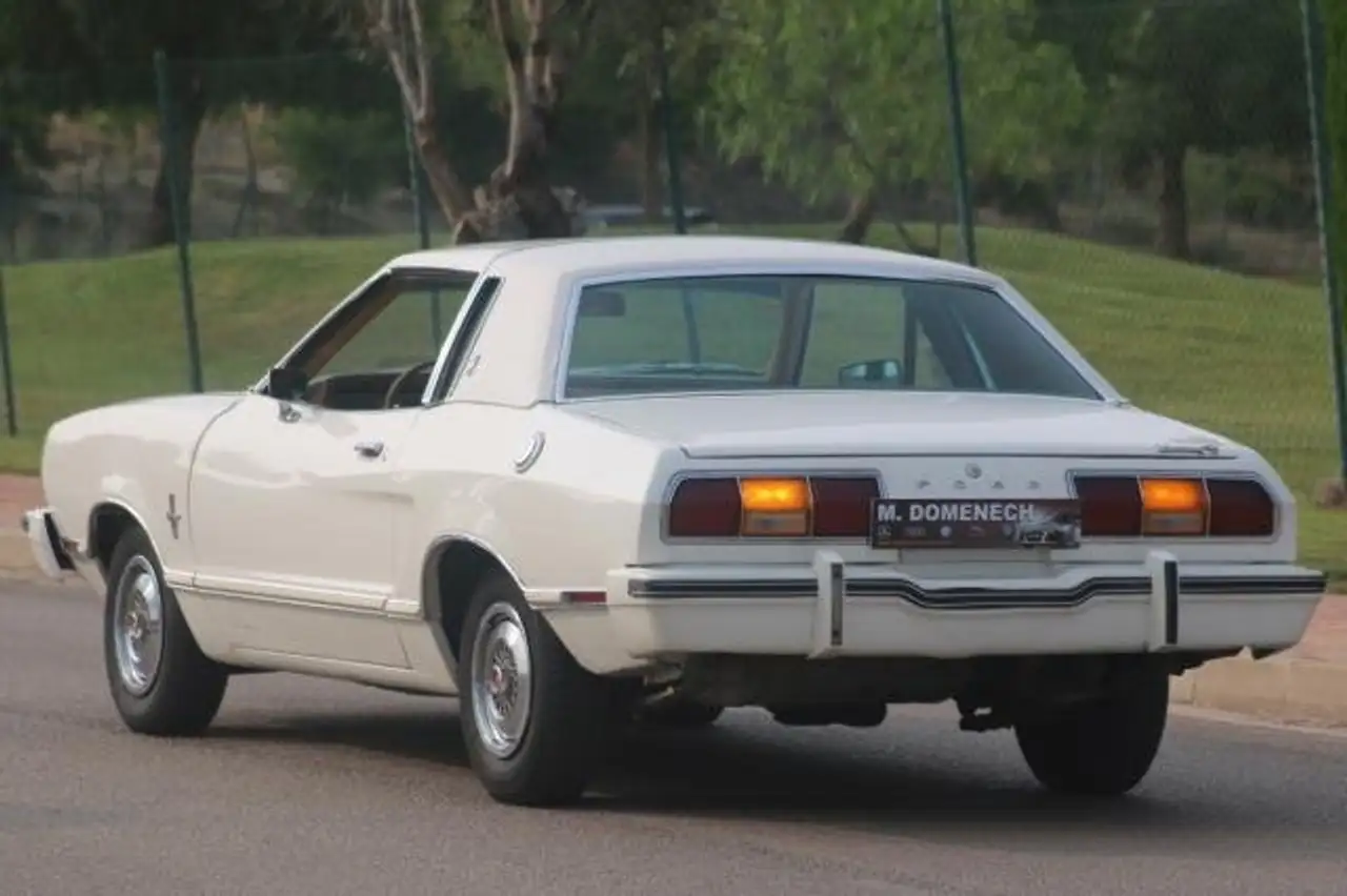 Ford Mustang II Ghia, foto 6