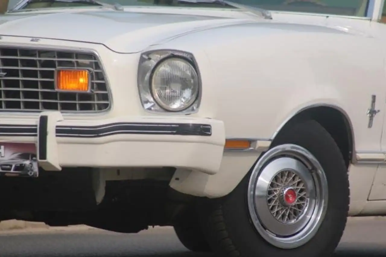 Ford Mustang II Ghia, foto 7