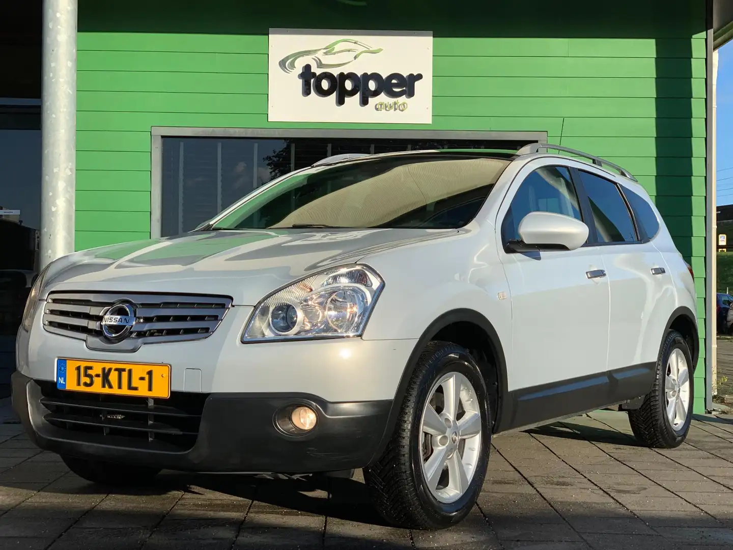 Nissan Qashqai+2 2.0 Optima 4WD | Automaat | Camera | Pano.Dak | Cr Grijs - 1