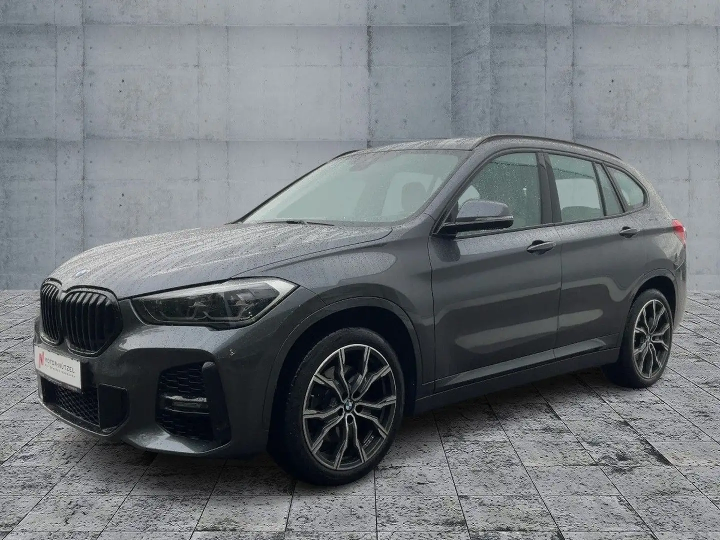 BMW X1 xDrive25i M SPORT LED+NAV+ACC+AHK+HuD+SHZ+RFK Grau - 2