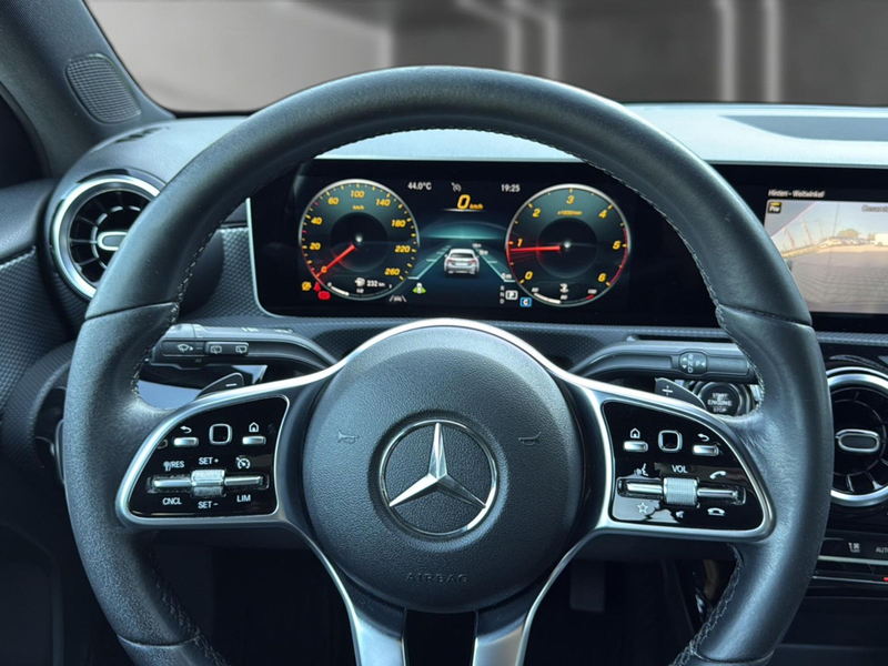 Mercedes-Benz A 200 A200d Aut. Progressive LEDER+LED+NAVI+SHZ+KAMERA — photo 14