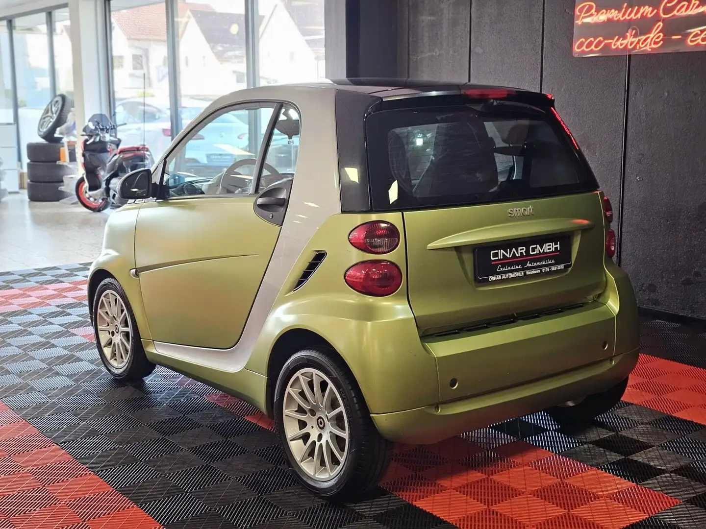 smart forTwo coupe Micro Hybrid Drive (PANO/SERVO/CLIM Зелений - 2