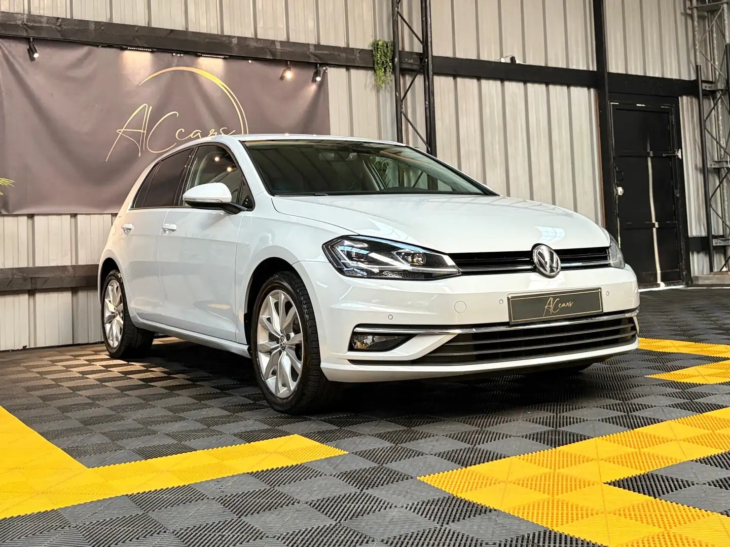 Volkswagen Golf 1.0 TSI Comfortline OPF (EU6.2) Blanc - 1
