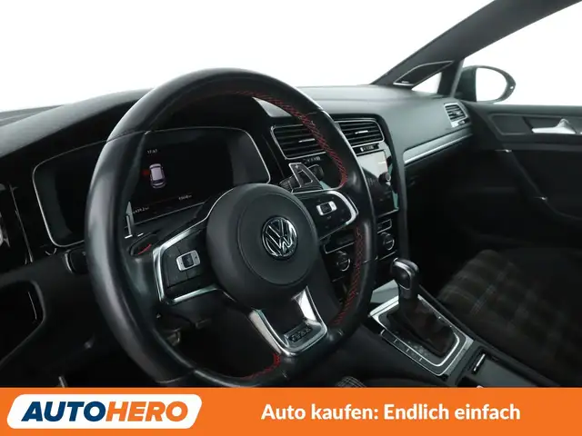Volkswagen Golf view 11