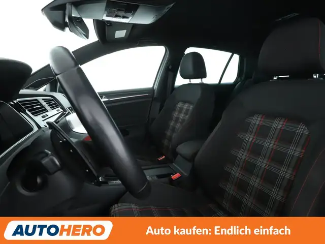 Volkswagen Golf view 10