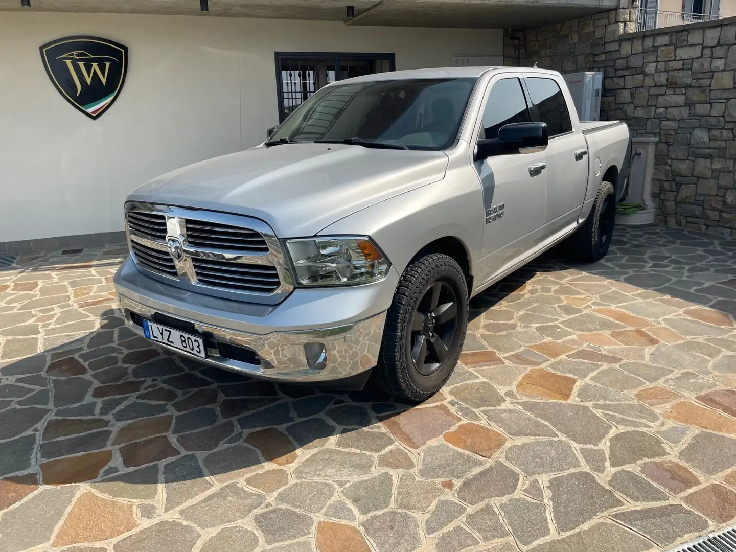 Dodge RAM Dodge RAM 1500 5.7 V8 GPL BRC Silber - 1