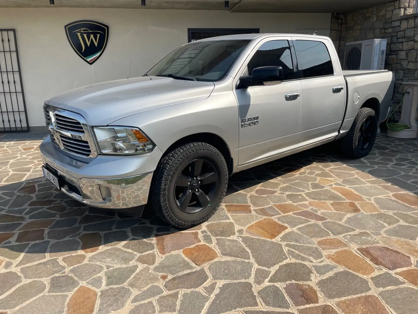 Dodge RAM Dodge RAM 1500 5.7 V8 GPL BRC Silber - 2