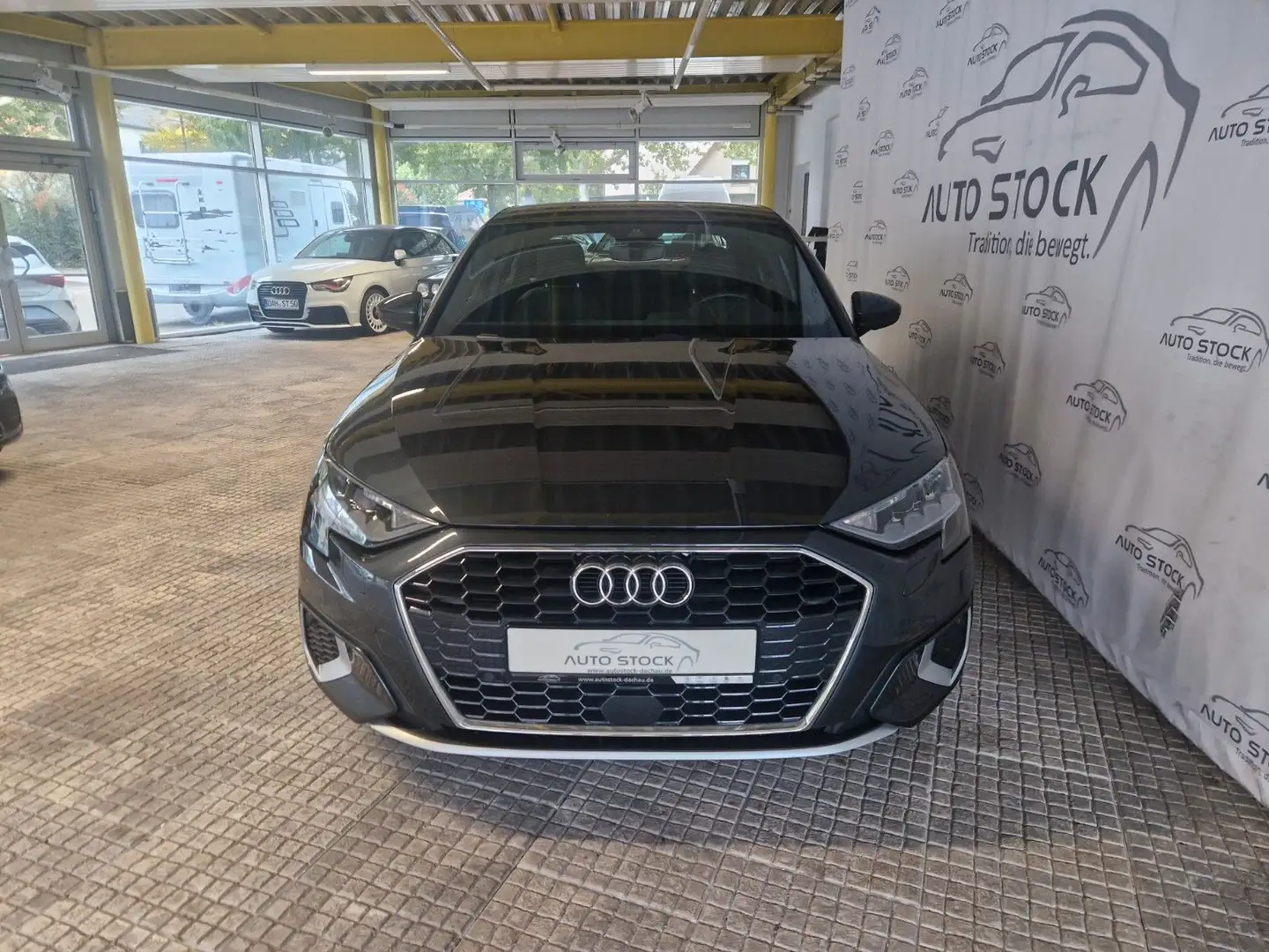 Audi A3 30 TFSI S tronic advanced LED Navi PDC Sitzh. Grau - 2