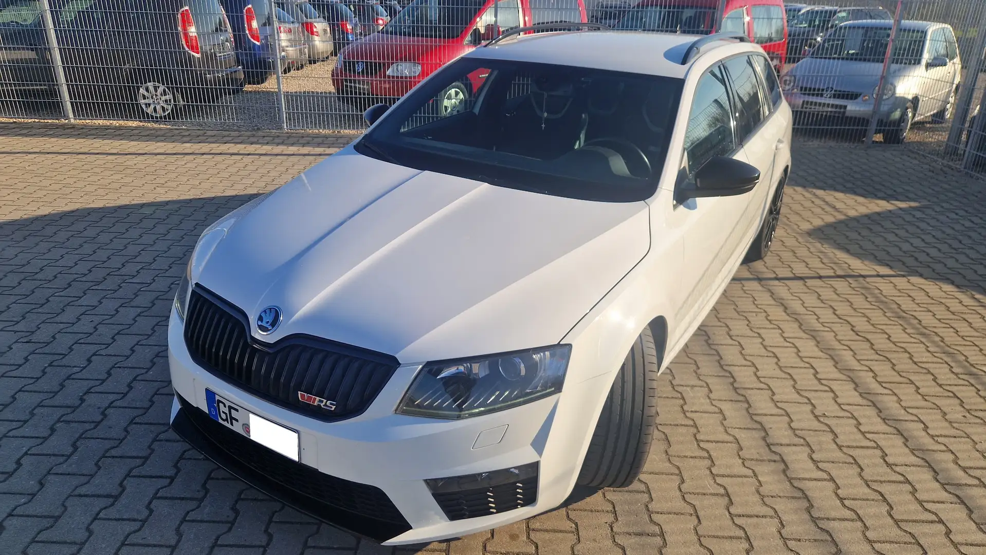 Skoda Octavia Combi 2.0 TDI RS TOP AUSSTATTUNG Weiß - 1