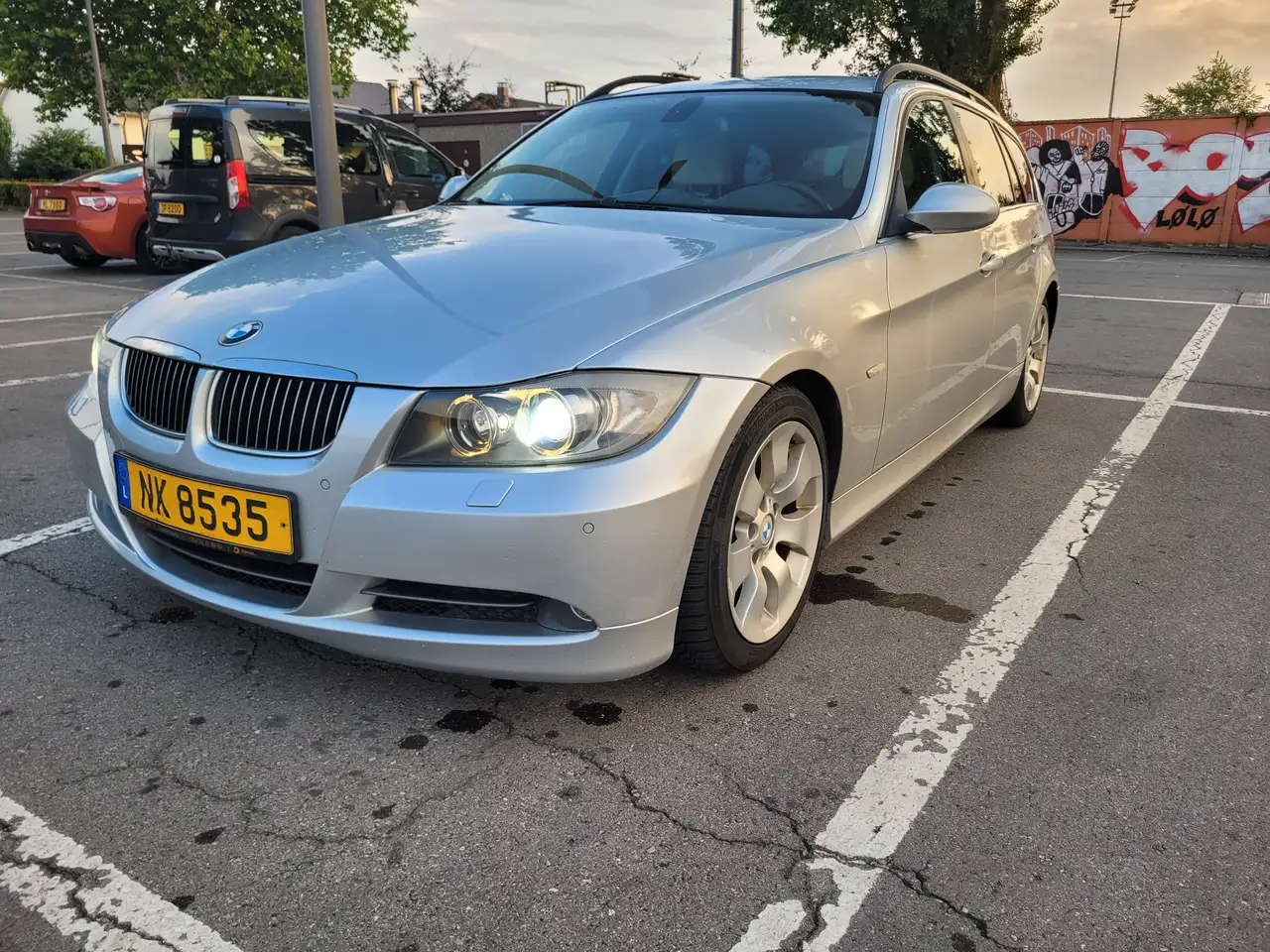 BMW 330