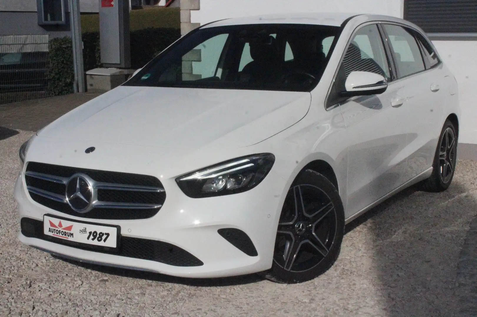 Mercedes-Benz B 200 d~PROGRESSIVE~AMG18"~LED~MBUX~KAM~DIGIT~SH Weiß - 1