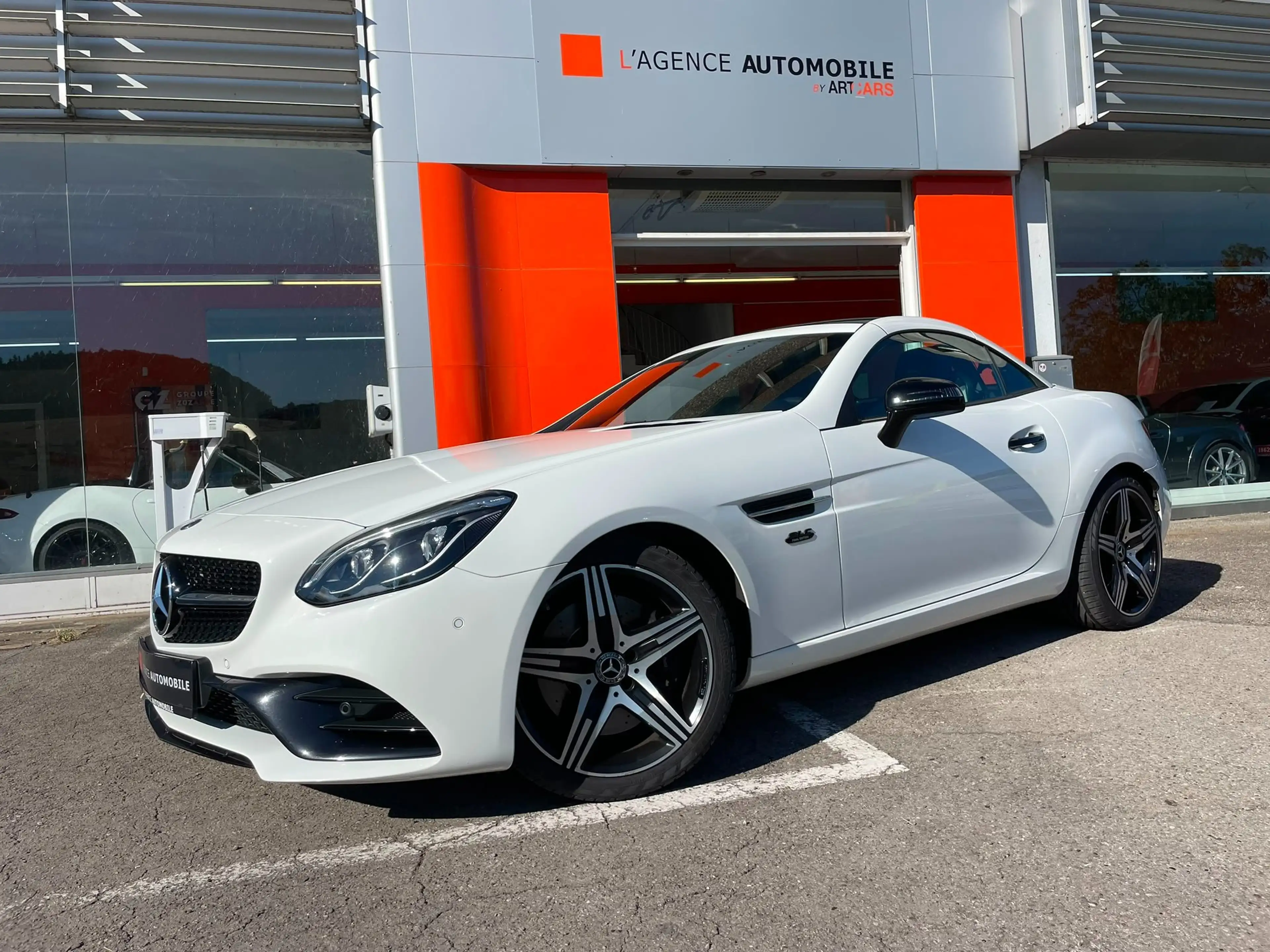Mercedes-Benz SLC 200 SPECIAL EDITION-JUSQU'A 36 MOIS DE GARANTIE — photo 3